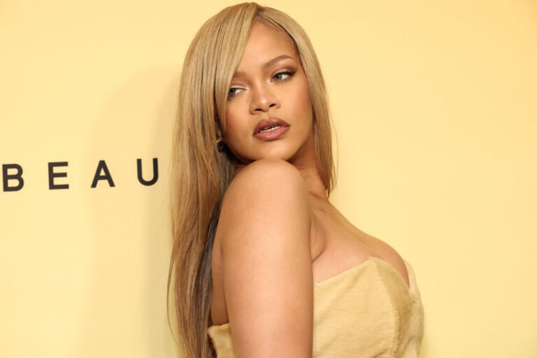 Rihanna Sported Blonde Hair In Gold Look At Fenty Beauty Launch